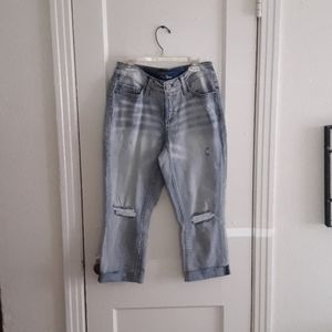 Time and Tru Cropped Stretchy Jeans
